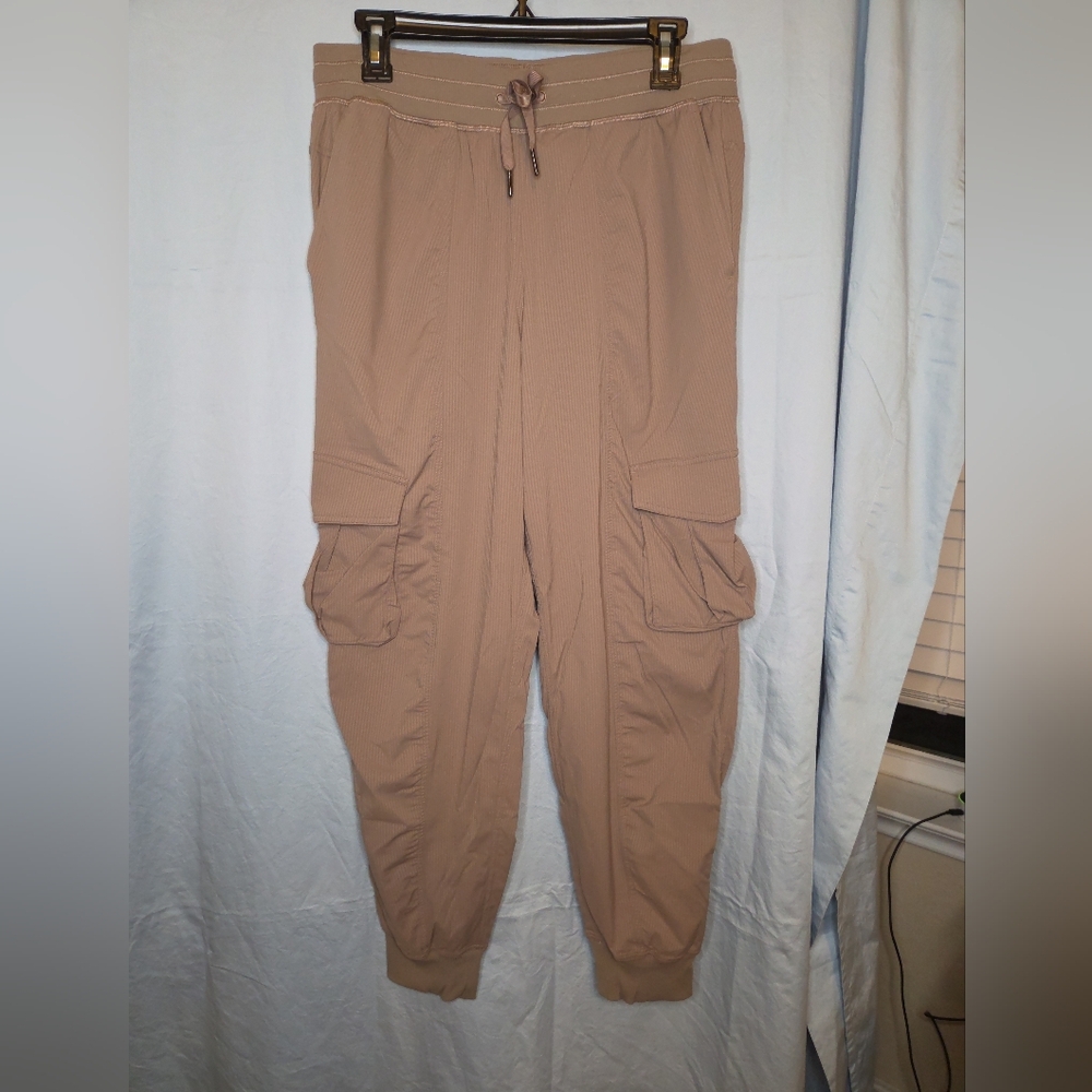 G266. Lululemon Dance Studio Relaxed-Fit MR Cargo Jogger in Taupetastic - Size M